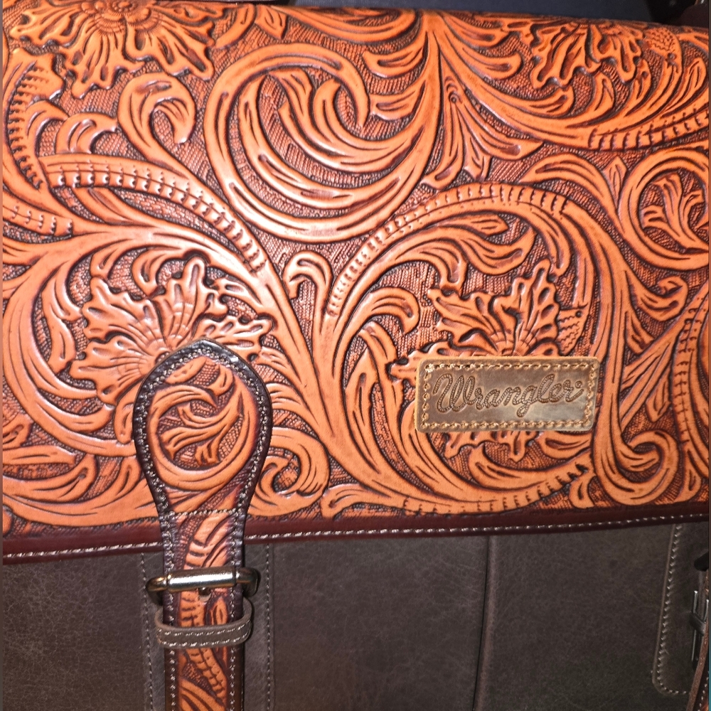 Wrangler Genuine Leather & Handtooled Briefcase Messenger Bag NWT - Picture 5 of 13